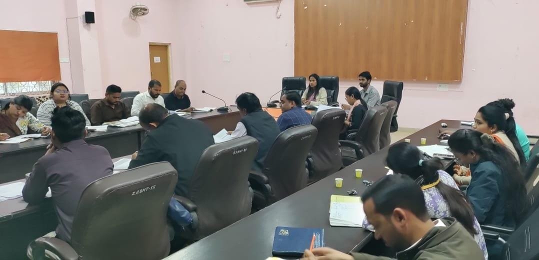 महात्मा गांधी नरेगा अंतर्गत विकास कार्यों की गहन समीक्षा