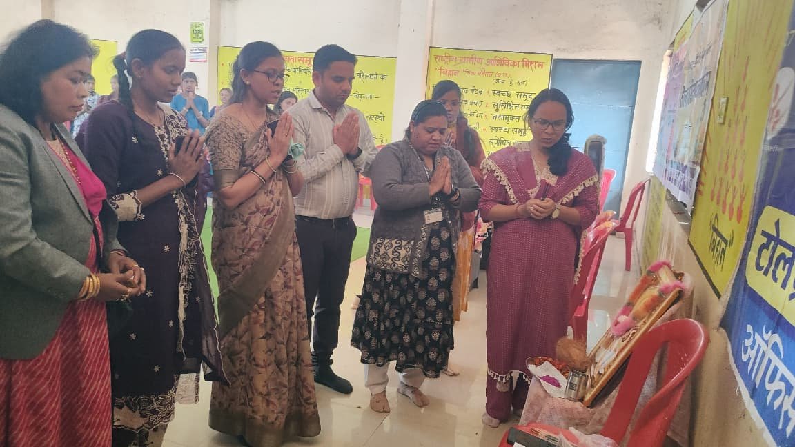 माननीय राज्यपाल का गोद ग्राम टेमरी में निःशुल्क सिलाई प्रशिक्षण शुभारंभ